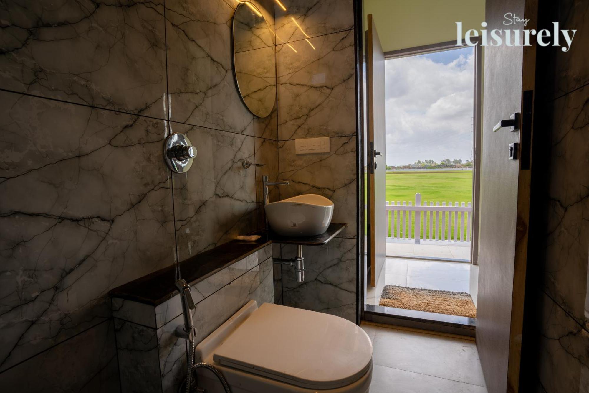Stay Leisurely - Pavilion By The Hills, Lonavala - Stadium View Rooms Εξωτερικό φωτογραφία