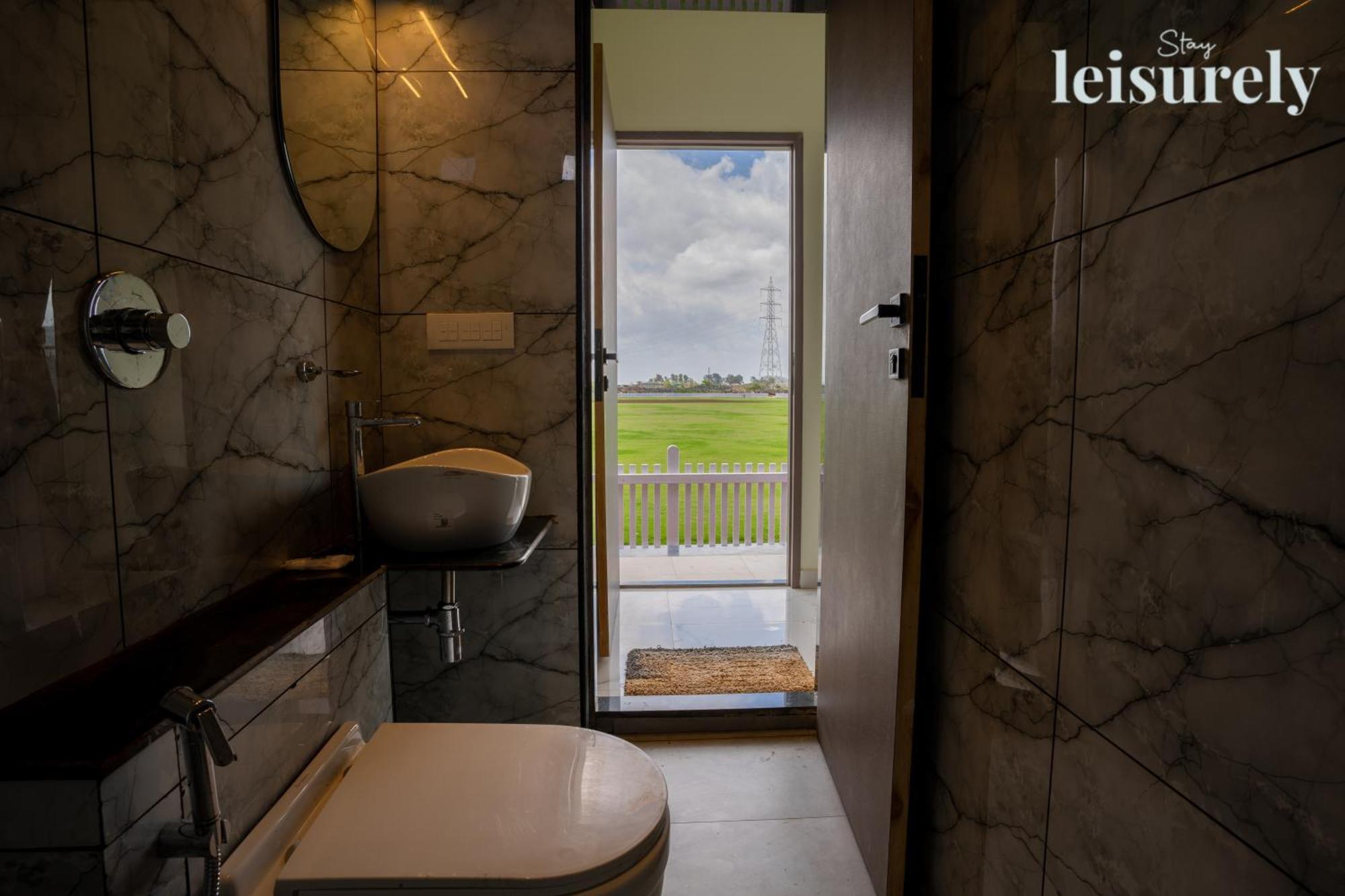 Stay Leisurely - Pavilion By The Hills, Lonavala - Stadium View Rooms Εξωτερικό φωτογραφία